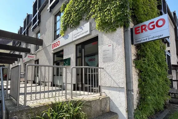 ERGO Bezirksdirektion Siegfried Grabinger Adolf-Kolping-Platz 4 92421 Schwandorf