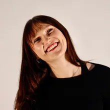 Elena  Stingl