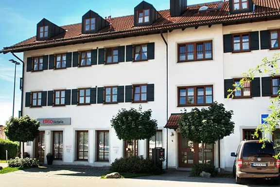 ERGO Versicherung Bernhard Schlögl Thanner Str. 4 83607 Holzkirchen