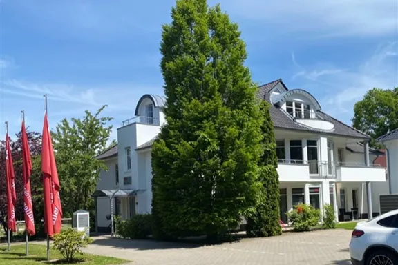 ERGO Versicherung Müller & Partner Wilhelm-von-Ketteler-Str. 2-4 49661 Cloppenburg