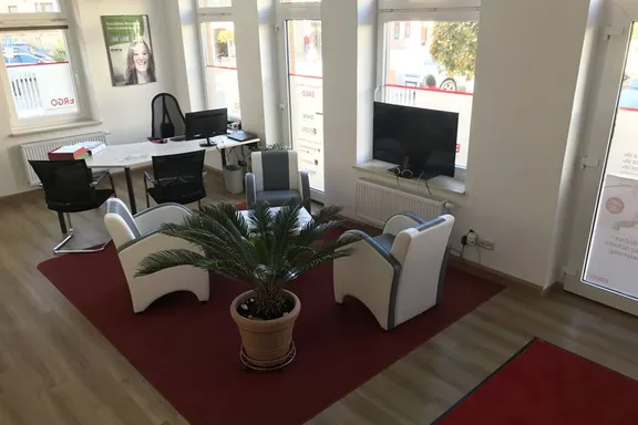 ERGO Versicherung Ronny Naumann Markt 13 04626 Schmölln