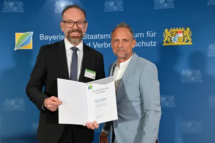Auszeichnung für langjähriges Engagement im Umwelt- und Klimapakt Bayern