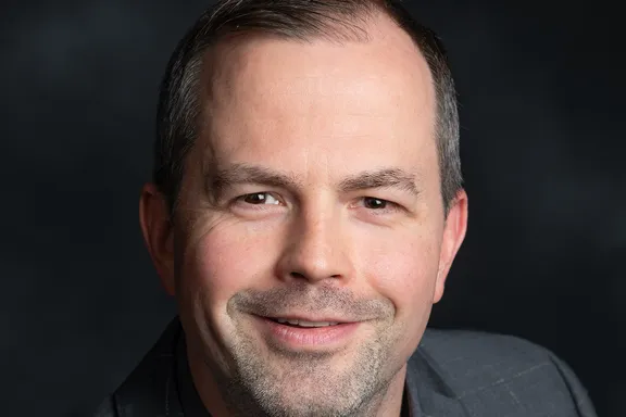 ERGO Versicherungen Toni Laroche Pariser Straße 3 10719 Berlin