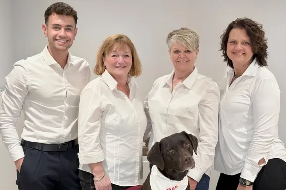 ERGO Versicherung Nicole Schenkelberg und Petra Zimmer Hauptstr. 30 56244 Schenkelberg