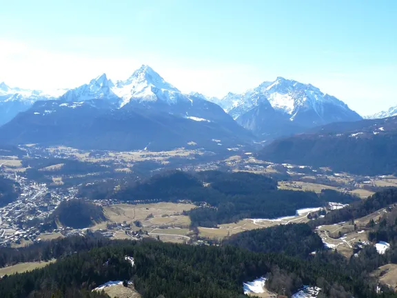 ERGO Versicherung  Florian Wörgötter Ludwig-Ganghofer-Str. 20 1/3 83471 Berchtesgaden