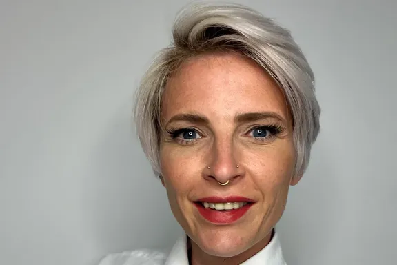 Hauptagentur Christin Demmler Franz-Lehmann-Str. 27 01139 Dresden