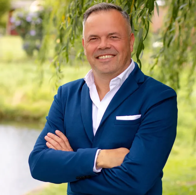 
E_erreichbar
R_respektvoll
G_gemeinsam
O_optimistisch

...genau mein Ding.

Dominik Mahling
ERGO Hauptagentur 