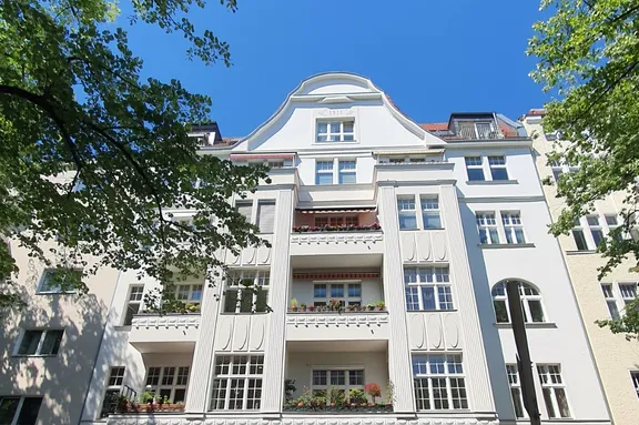 DKV Subdirektion der ERGO in Berlin c/o Thomas Wagener Markgraf-Albrecht-Str. 10 10711 Berlin