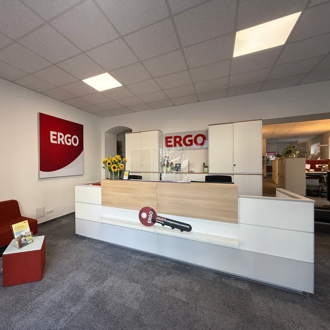 ERGO Versicherung 
Leon Bader 
