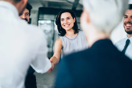 Für Unternehmer: Besuchen Sie als Gast ein Treffen