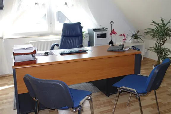 ERGO Versicherung Holger Paschke Fritze-Bollmann-Str. 5 39120 Magdeburg