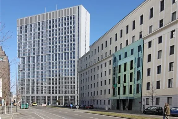 ERGO Pro Patrick Bartz Weißenseer Weg 37 13055 Berlin