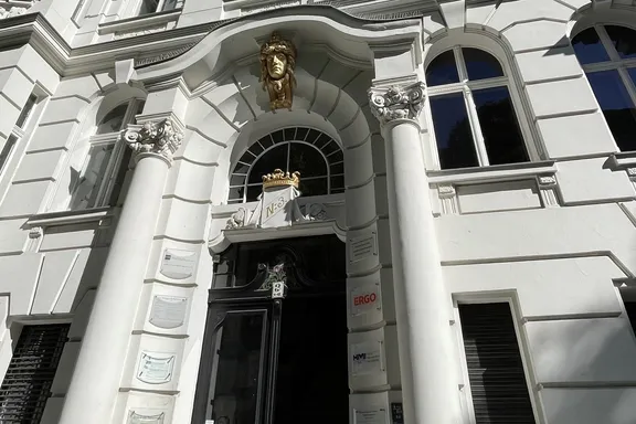 ERGO Versicherung Olaf Schmidt Pariser Str. 3 10719 Berlin