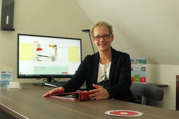 ERGO Versicherung Undine Katrin Braun Hagenerberg 39 42929 Wermelskirchen