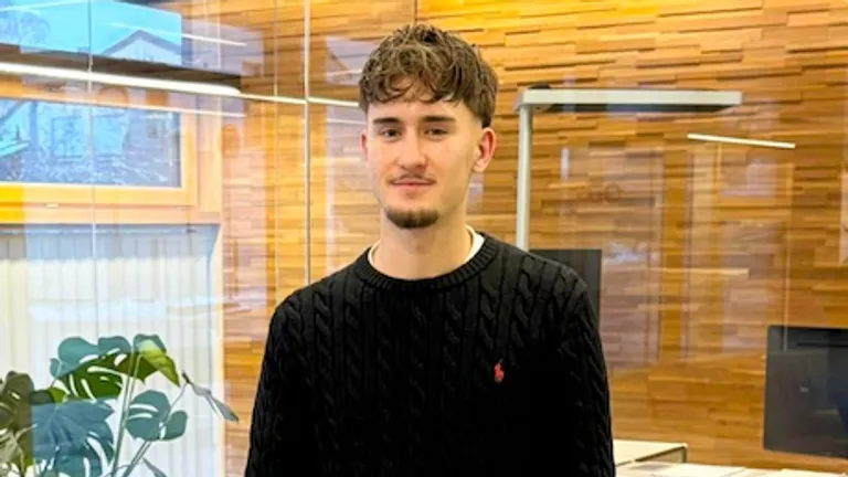 David Agapov- Auszubildender