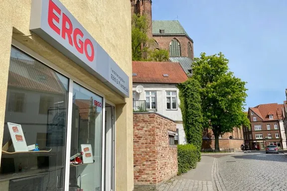ERGO Versicherung Klaus Lukas Röhl Marienchorstr. 5 18439 Stralsund
