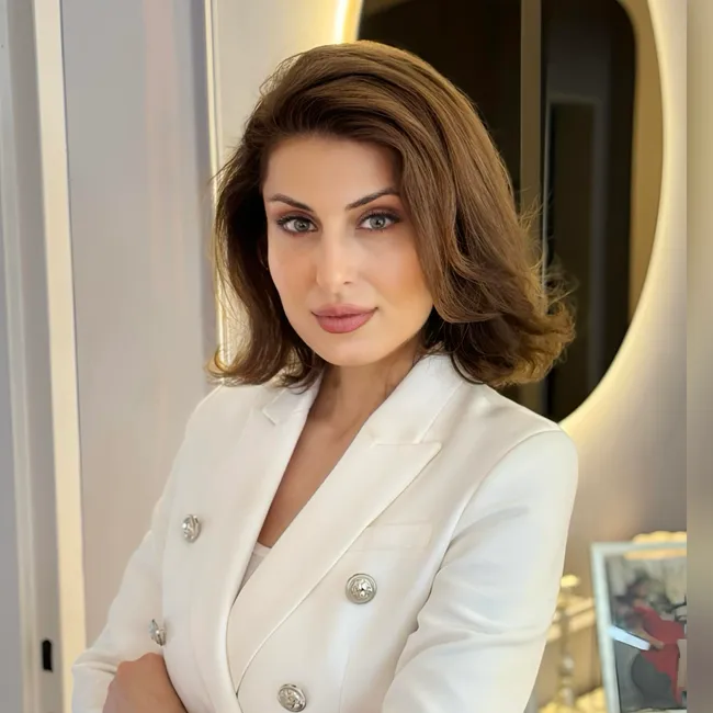 ERGO  
Victoria Sumhayev