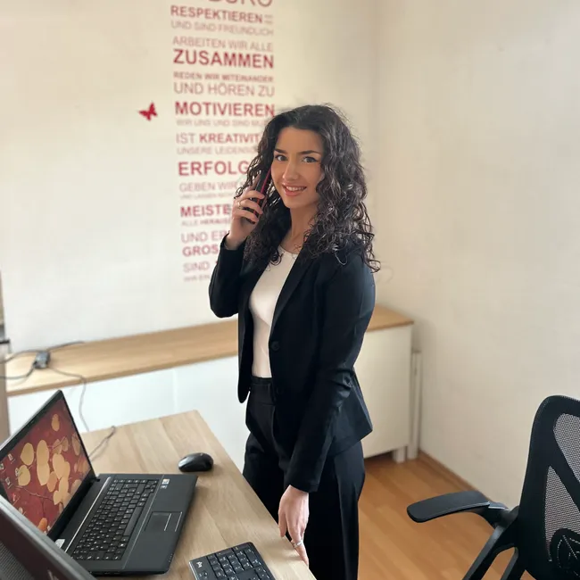 ERGO Versicherung 
Leanne Linder
Olper Straße 70 
51702 Bergneustadt