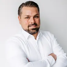 Lukas  Schnell