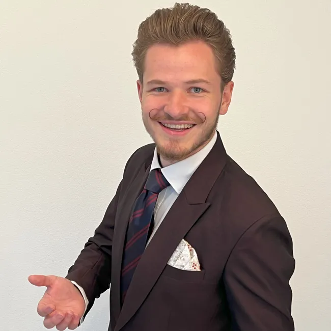 Versicherungsbüro
Jan-Carlo Riepold