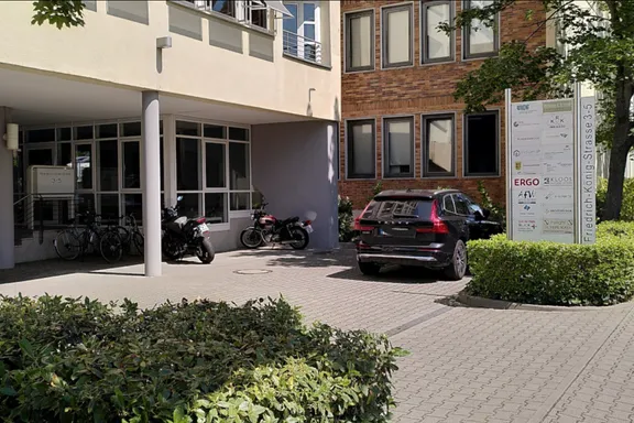 ERGO Intsar Ahmad Friedrich König Straße 3-5 68167 Mannheim