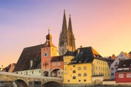 Im Weltkulturerbe Regensburg Clara-Schuhmann-Straße 8 93049 Regensburg