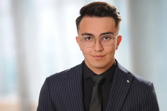 ERGO Hauptagentur Kharyaband Obere Bergstr. 9 90587 Veitsbronn