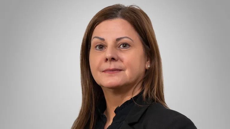 Nurhayat Öz 