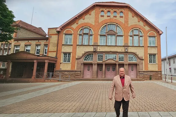 ERGO Versicherung Ralf Otto Schmidt Goldwäscherstr. 14 76661 Philippsburg