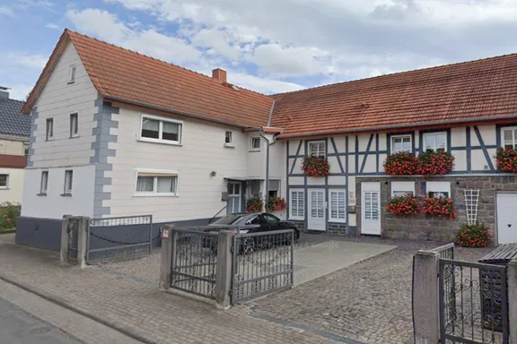 ERGO Versicherung Marie Theres Kirsch Burgstraße 13 35325 Mücke
