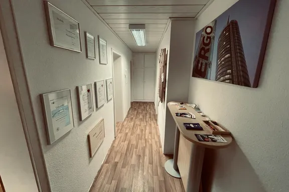 ERGO Versicherung Simon Winklhofer Wiesenweg 21 75334 Straubenhardt