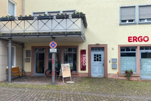 ERGO Versicherung Pierre Langrock & Henrik Baumann Engelplatz 71 63897 Miltenberg