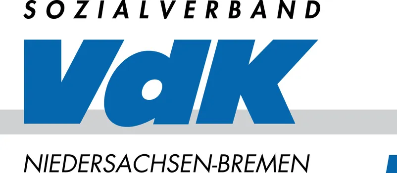 Kooperation mit dem Sozialverband VdK Niedersachsen-Bremen e.V.
Der Sozialverband VdK vertritt die Interessen von Menschen mit Behinderung, chronisch Kranken, Sozialversicherten
sowie Rentnerinnen und Rentnern. Die mehr als 110.000 Mitglieder schätzen vor allem seinen engagierten Einsatz für soziale
Gerechtigkeit, seine Fachkompetenz im Sozialrecht und sein breites ehrenamtliches Engagement vor Ort. Die
Verbandsmitglieder profitieren durch die Kooperation zwischen dem Sozialverband VdK Niedersachsen-Bremen und der ERGO von besonderen
Konditionen und speziellen Produkten im Rahmen einer Gruppenversicherung.