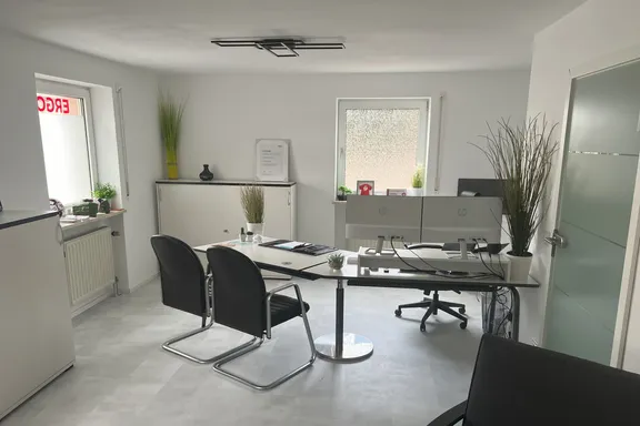 ERGO Versicherung Sebastian Schrall Weißdornweg 13 85276 Pfaffenhofen a.d.Ilm