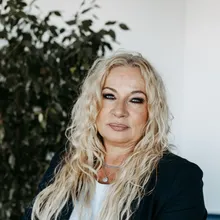 Christine Iris Haus