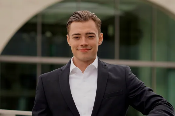 ERGO Pro Niklas Schöck Weißenseer Weg 37 13055 Berlin