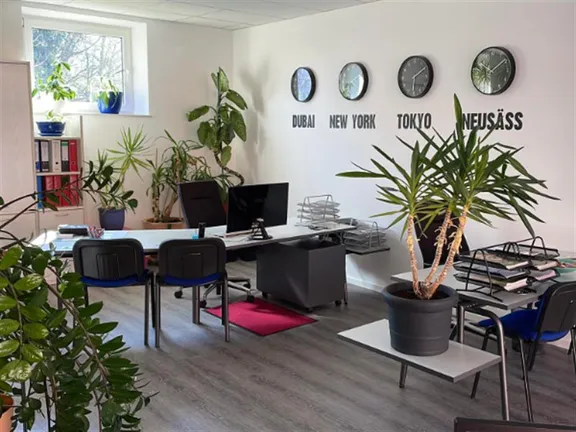 ERGO Versicherung Michael Holzinger Hammeler Str. 3 86356 Neusäß