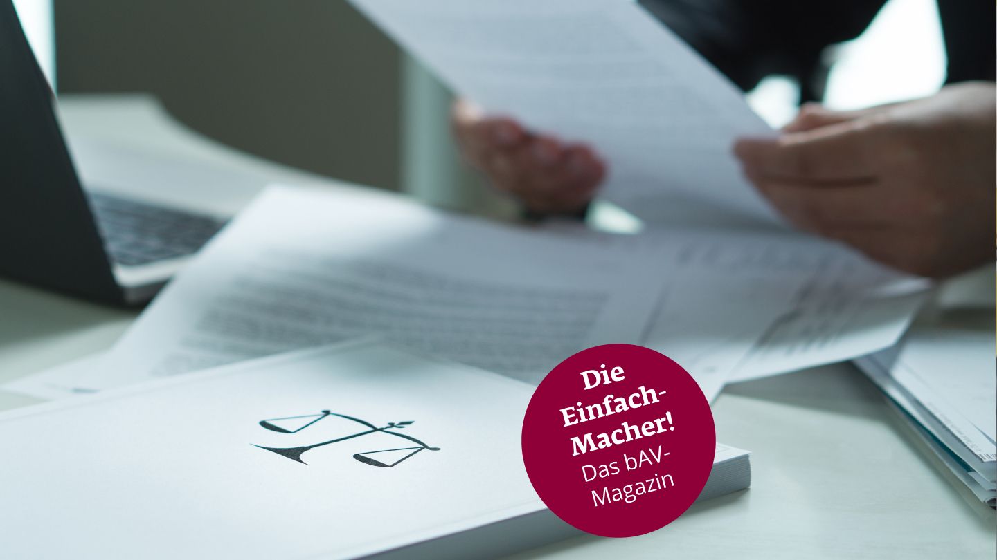 BSRG 2 Titelbild: Akten auf einem Schreibtisch