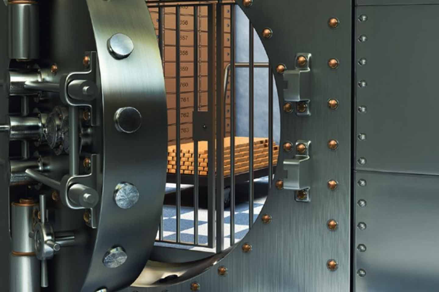 Ein geöffneter Tresor mit Blick in das Innere.