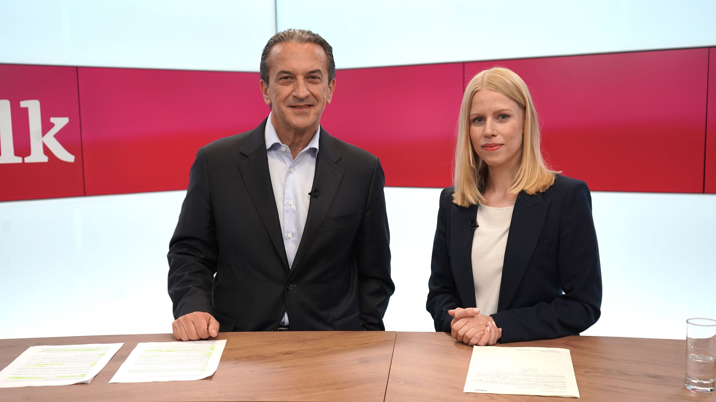 Theo Kokkalas, Vorsitzender des Vorstands von ERGO International, und Anne Dreller, Vorstandsmitglied von ERGO International