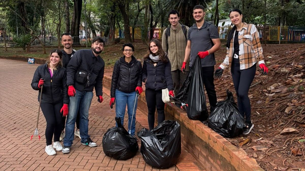 Team Euro Center Sao Paulo beim World Cleanup Day