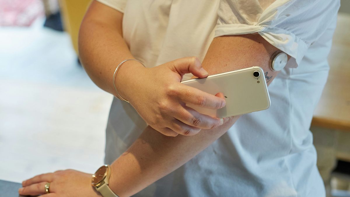 Illustration of Harnessing Technology And Ai-Driven Innovations In Diabetes Management