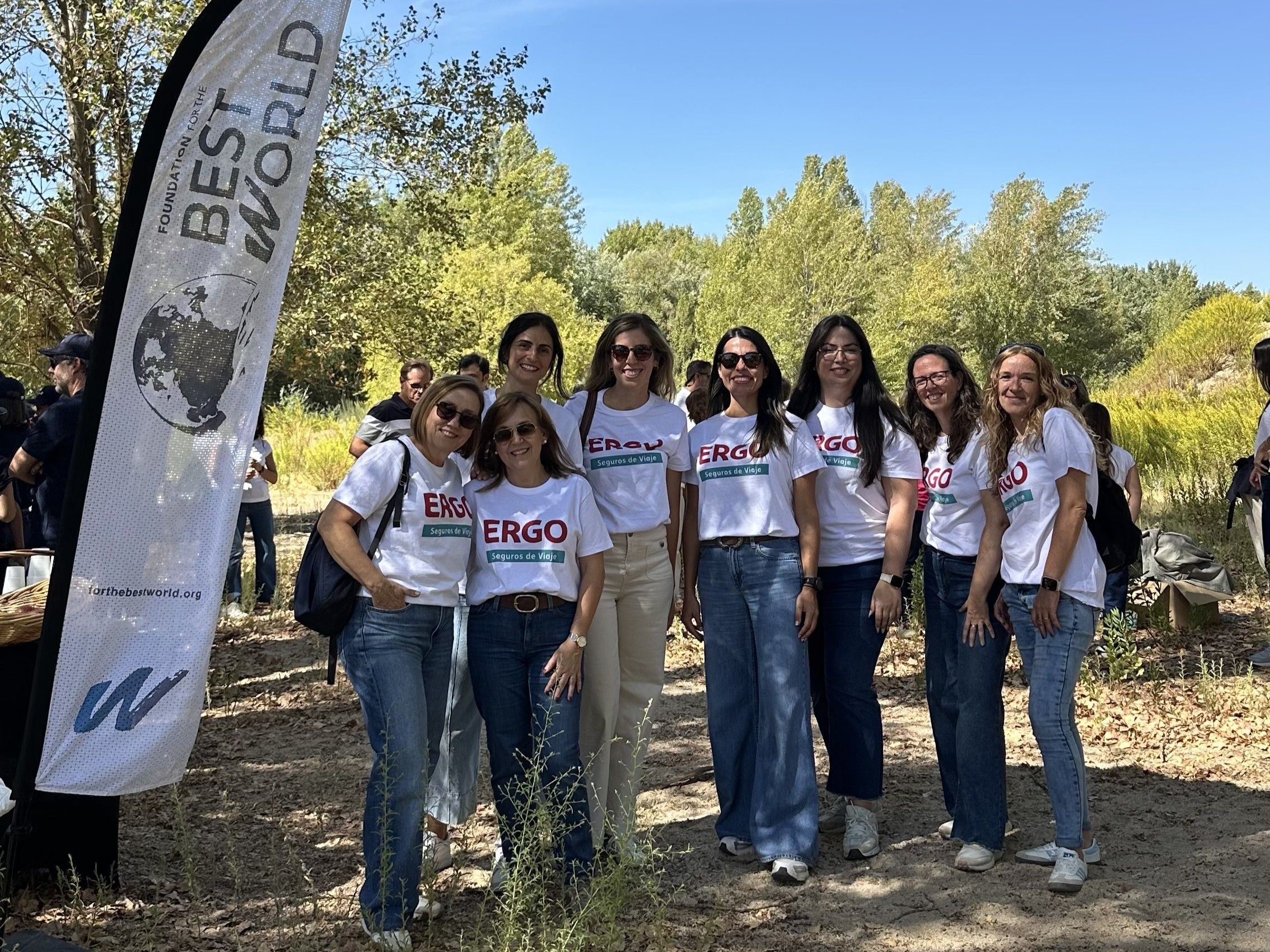 Team ERGO Seguros de Viaje beim World Cleanup Day